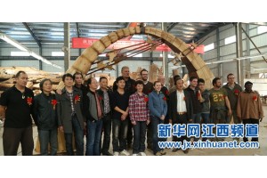 多国木雕艺术家齐聚东乡集体创作迎“世界木材日”