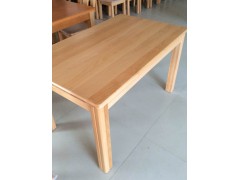 榉木餐桌椅子