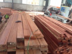 供应桉木板材 柳桉木防腐木 柳桉木地板 柳桉木厂家