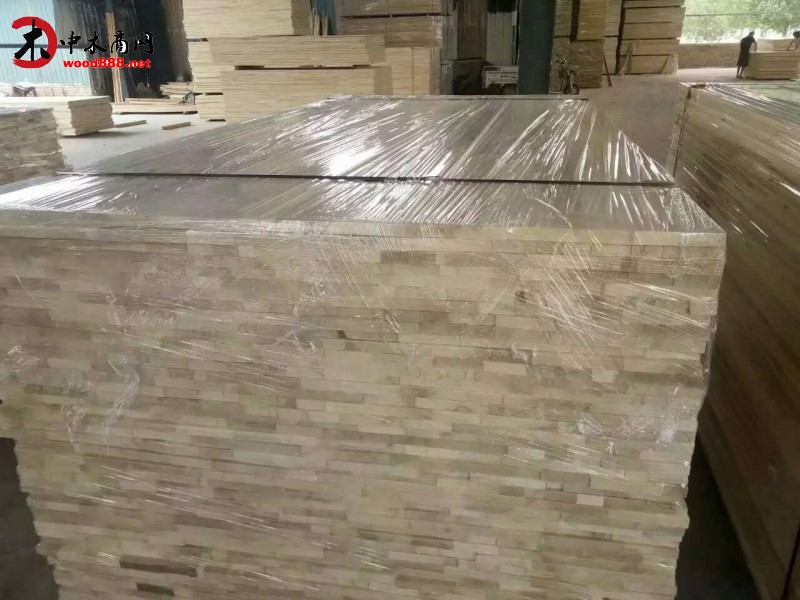木材加工厂直销杨木木方拼版大拼工程方木板材建筑木料