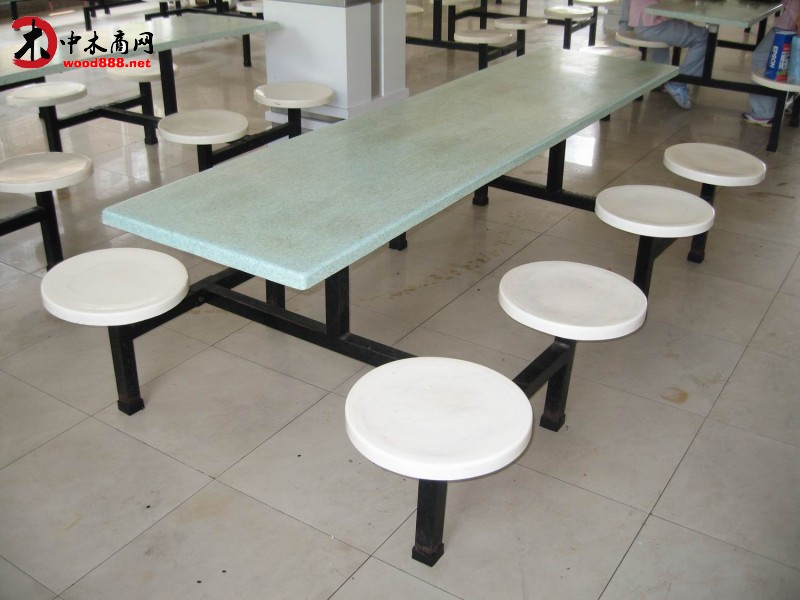 厂家专业设计餐桌椅 学生课桌椅 优质选材厂家