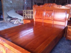 红木家具 缅甸花梨梅花大床 特厚1.8米大床实木中式大床三件套图3