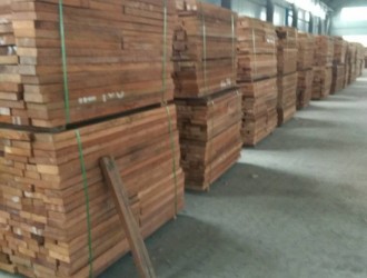 巧丹斯木材贸易有限公司常年大量供应南美鸡翅木柚木等烘干板材