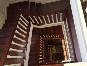 广东雅致精品楼楼梯生产厂家提供专业的楼梯设计/制作/安装服务