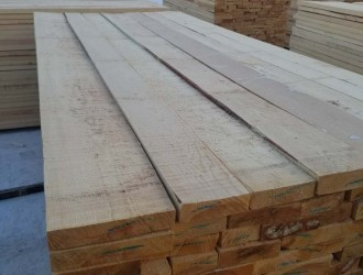樟子松建筑方料樟子松无节板各种规格均可生产厂家满洲里宏宇木业