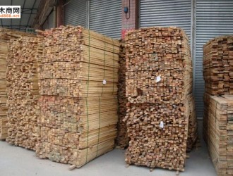 宜宾口岸首次进口木材 为橡胶木木方
