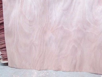 山东临沂金海汇木业专业生产桃花芯横皮地板皮家具皮乐器皮