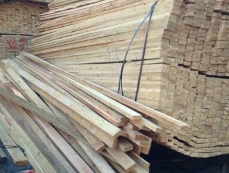 满洲里板材厂家大量批发优质进口白松板材首选内蒙古恒昇木业