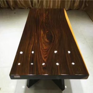 精品绿心檀大板桌供应图2