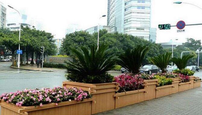 大连防腐木花箱——城市的美丽风景