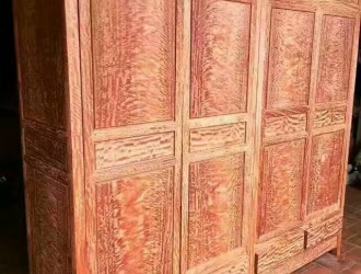 古典红木水波纹衣柜