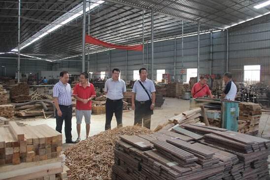 重庆石柱县专项行动规范整治木材经营加工企业