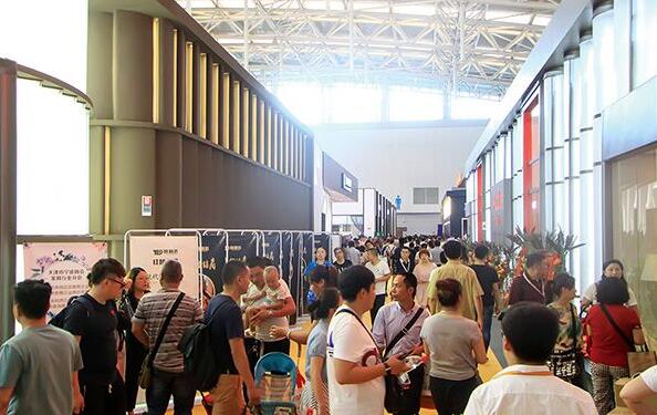  中国国际实木家具展览会在天津梅江会展中心召开