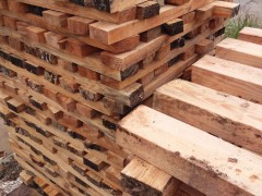 批发各种规格建筑工程木方