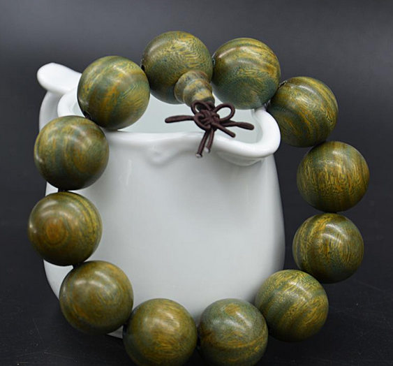 怎么样才可以区分真的绿檀木和假的绿檀木