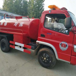 厂家直销洒水消防车 可定做大型洒水车