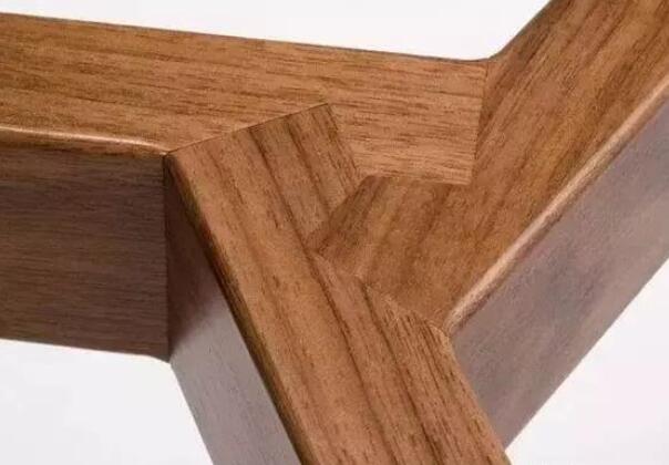 老师傅做的实木家具榫卯结构，看着真漂亮！