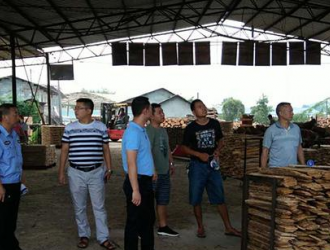陕西富平县对木材经营加工企业进行安全生产大检查
