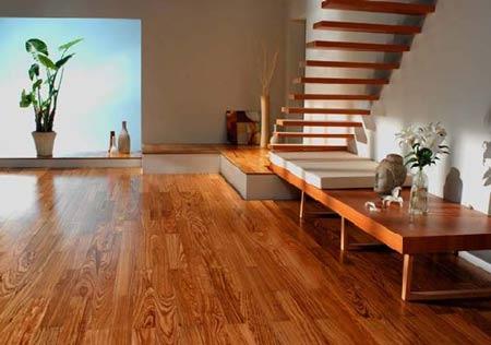 木地板是目前居室及公用建筑装饰中普遍使用的渣装修材料。随着其销售量剧增，投诉也呈上升趋势。所以家居搞装修的时候，必须细致检查地板的装修质量，做好验收工作。