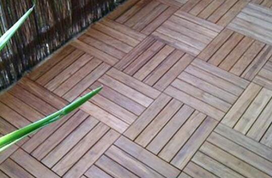 常规的竹地板的生产工艺流程：