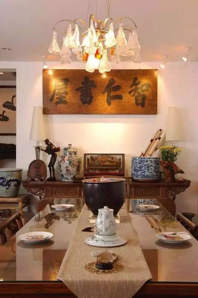 蔡国庆收藏的古典家具包揽了黄花梨、老红木、鸡翅木、乌木、核桃木、榉木