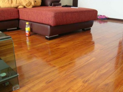为何那么多人喜欢实木复合地板而不是实木地板，看了你就知道！