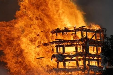 四川“亚洲比较高木塔”灵官楼被火烧毁，木建筑这么容易起火，中国古人为什么要用木头建房呢？