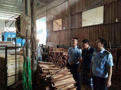 重庆群力镇检查木材加工企业安全生产情况