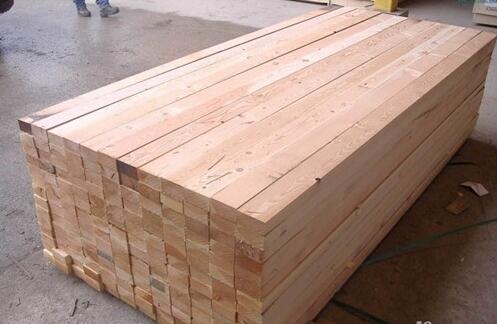 电绝缘性：木材的点传导性差，是较好的电绝缘材料
