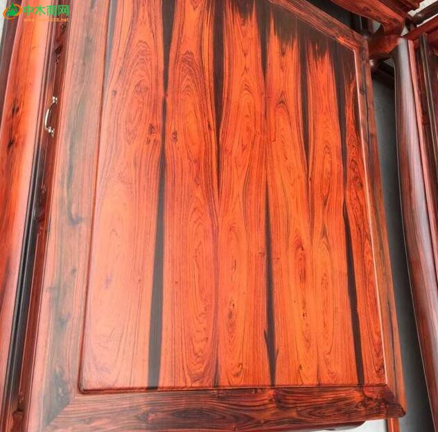 一套大红酸枝沙发价格