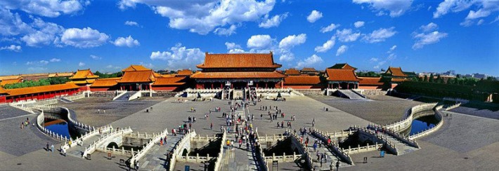 故宫始建于明永乐四年 (1406年)