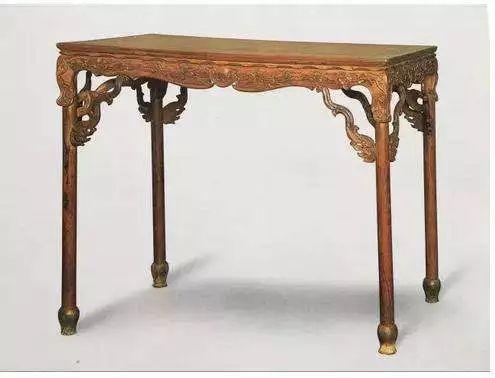 类似大小的长方桌，北京叫“接桌”，又叫“半桌”。上部造成矮桌式样