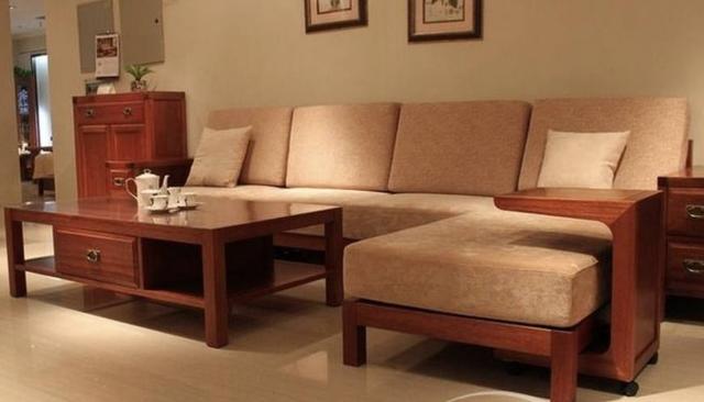木质沙发对于如今提高大家生活水平是一个不错的选择
