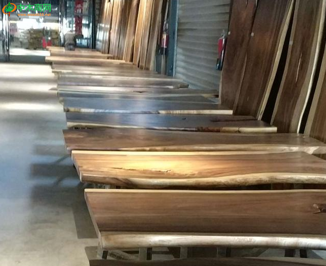 原生态实木大板是胡桃原木加工的吗？