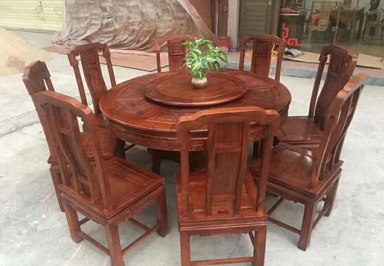 红木家具传承着中国传统文化，蕴含着中国历史的味道。