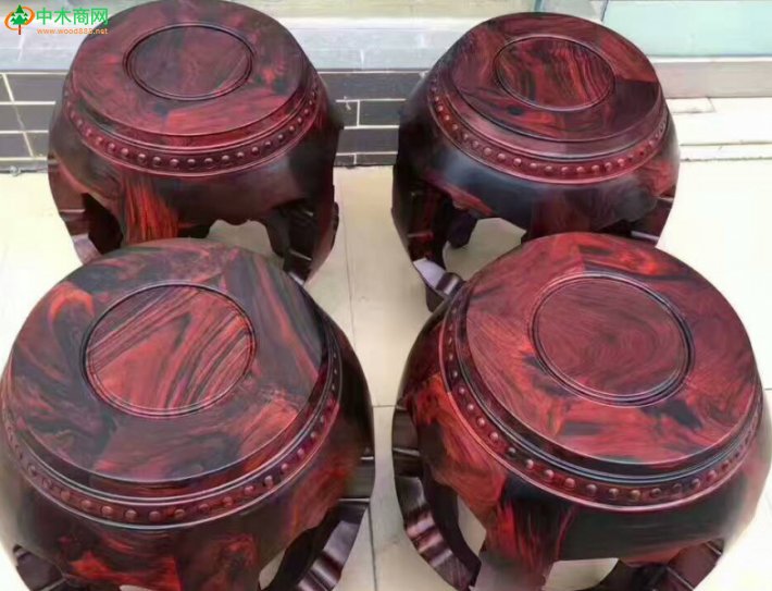 杭州红木展持续火热百余元红木方凳排队买