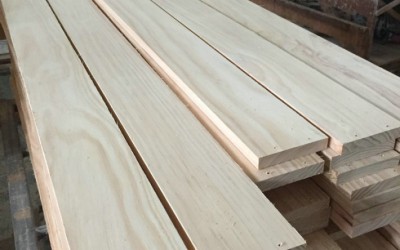 精品辐射松家具材 烘干 自然宽 实木木板定做