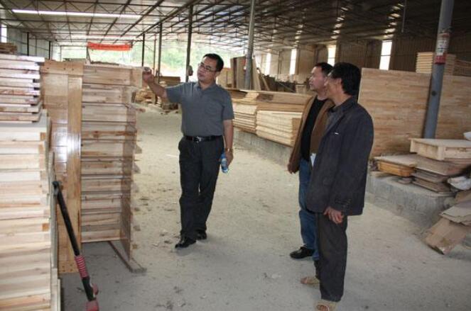 石柱县林业局开展木材加工企业安全生产工作大检查