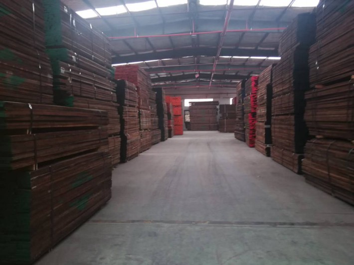上海山姆木业有限公司，是一家专业经营美国进口黑胡桃木板材的企业