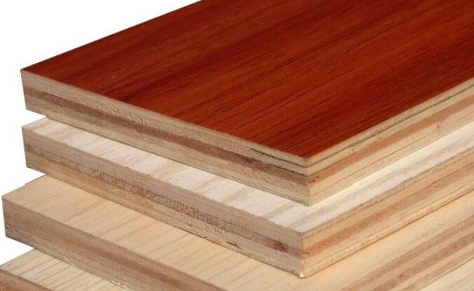 多层实木板多是用9层薄板横竖交错胶合而成横竖结构都比较稳定