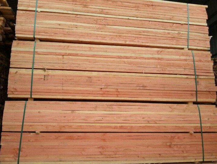 木材常规干燥过程可近似认为是沿材厚方向的一维传热传质过程