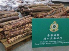 香港海关截获5.7吨怀疑紫檀木材，市值约690万元