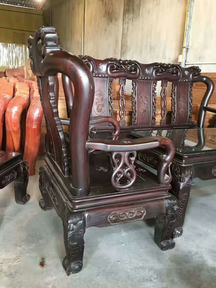 老挝大红酸枝锦绣沙发113_伟美红木家具_中木商网