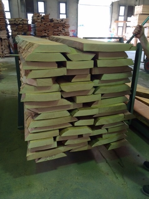 进口欧洲榉木板材,实木家具板克罗地亚高山榉毛边材直边材