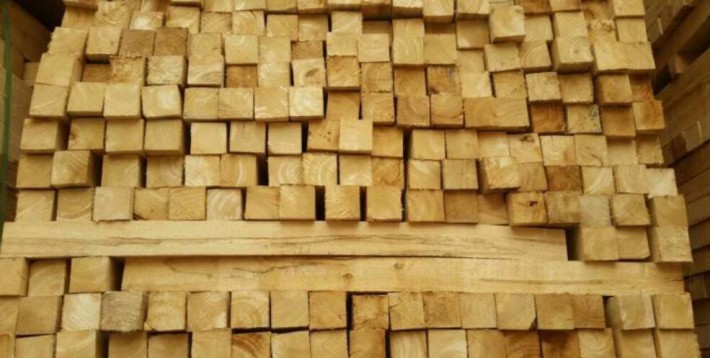 国会议员Julau Larry Son提问财政部橡胶木材出口的禁令是否会被解除