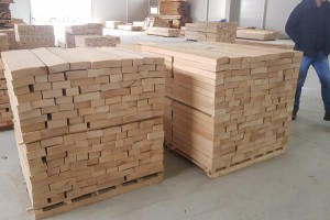 罗马尼亚榉木 直边板 木方木料 柱子料实木 进口木材图3