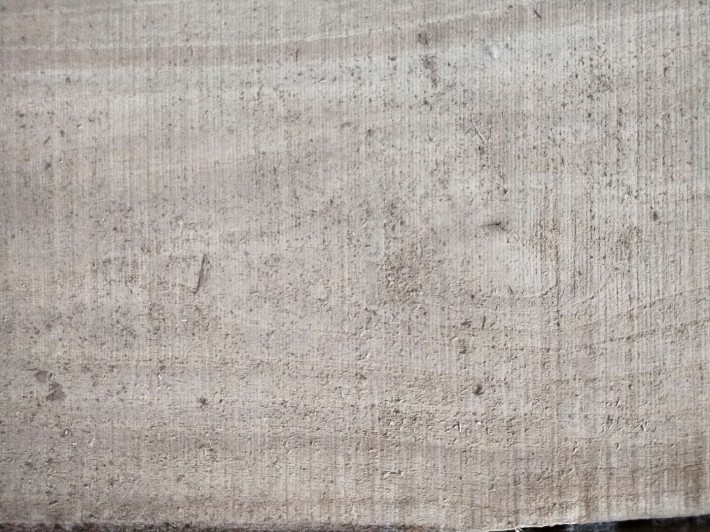 河南榆木烘干板材做的家具带有榆木特有的“鸡翅纹”