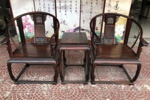 老挝大红酸枝老黑料皇宫椅三件套,全独板无拼无补,脚花一体,纹理漂亮