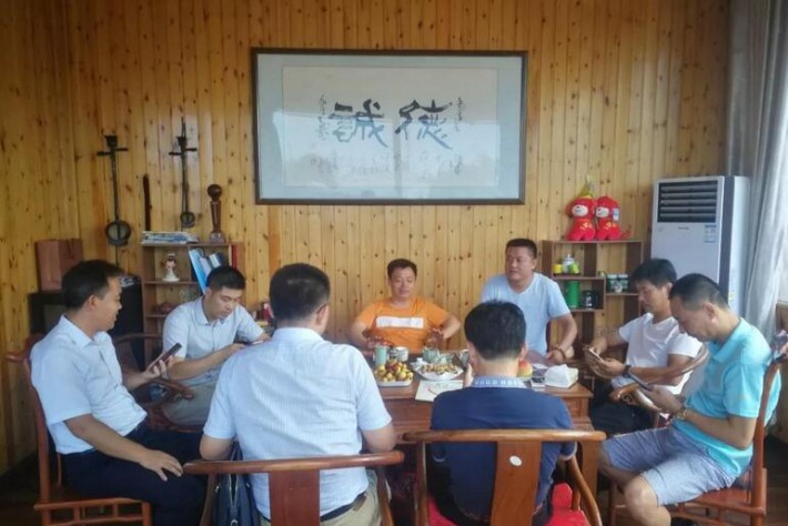 中国木协副会长杨曰录一行拜访青岛木业协会