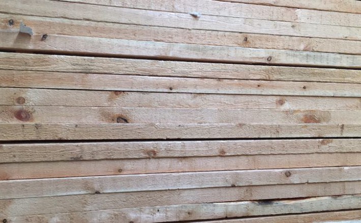 现在有一些樟子松板材处理价格超低处理现在有一些樟子松板材处理价格超低处理